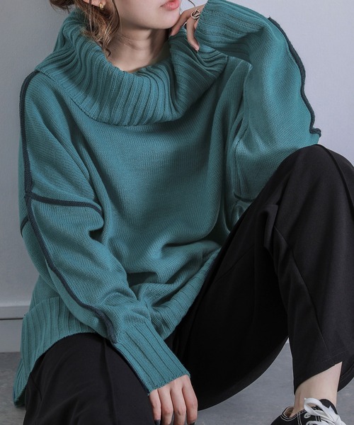 osharewalker(オシャレウォーカー)の「『配色ラインボリュームタートルニット』(ニット/セーター・レディース・ブラック/グレイッシュブルー/オレンジ/ベージュ・FREE)」の3枚目の写真