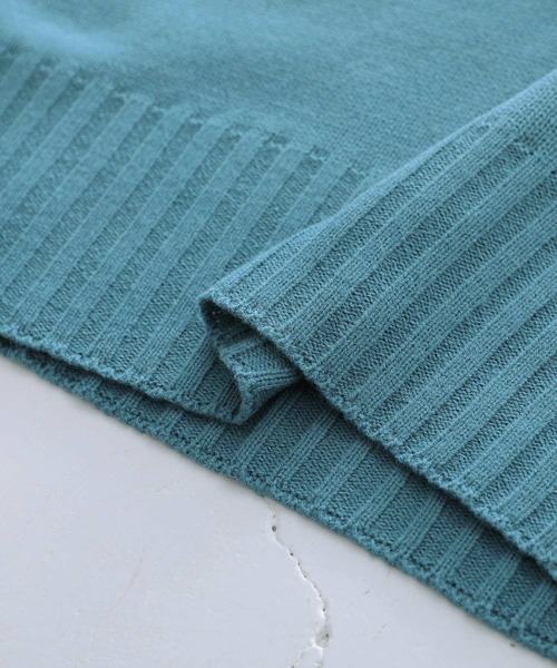 osharewalker(オシャレウォーカー)の「『配色ラインボリュームタートルニット』(ニット/セーター・レディース・ブラック/グレイッシュブルー/オレンジ/ベージュ・FREE)」の13枚目の写真