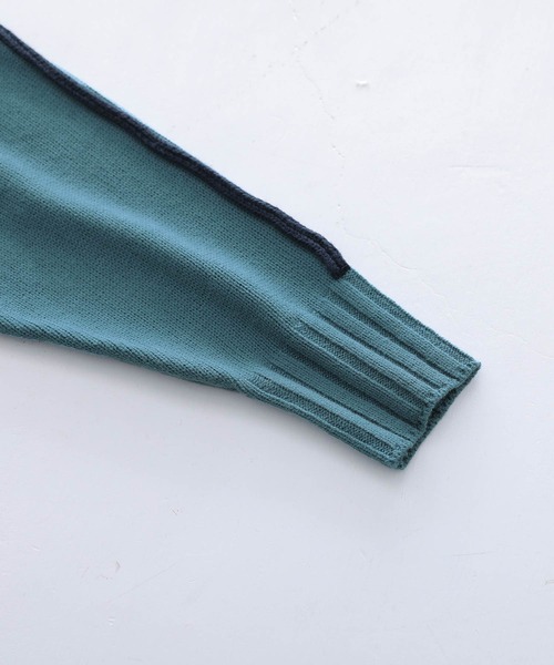 osharewalker(オシャレウォーカー)の「『配色ラインボリュームタートルニット』(ニット/セーター・レディース・ブラック/グレイッシュブルー/オレンジ/ベージュ・FREE)」の15枚目の写真