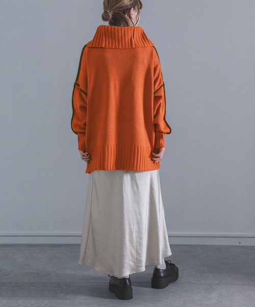 osharewalker(オシャレウォーカー)の「『配色ラインボリュームタートルニット』(ニット/セーター・レディース・ブラック/グレイッシュブルー/オレンジ/ベージュ・FREE)」の20枚目の写真