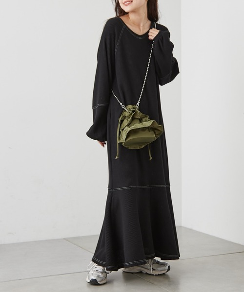 CIAOPANIC TYPY（チャオパニックティピー）の「2WAYあったかサーマル配色ステッチ袖ボリュームワンピース（ワンピース・レディース・ブラック/グレー系その他/ブラウン・ONE SIZE）」の8枚目の写真