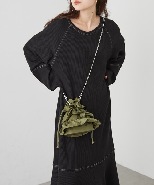 CIAOPANIC TYPY（チャオパニックティピー）の「2WAYあったかサーマル配色ステッチ袖ボリュームワンピース（ワンピース・レディース・ブラック/グレー系その他/ブラウン・ONE SIZE）」の9枚目の写真