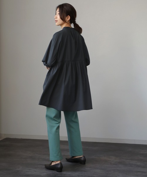 Bou Jeloud（ブージュルード）の「バックデザインニットセットアップチュニック（ニット/セーター・レディース・チャコールグレー/ライトグレー・FREE）」の7枚目の写真
