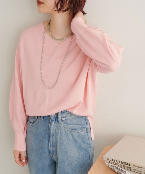natural couture(ナチュラルクチュール)の「プチプラカシミアタッチVネックニット(ニット/セーター・レディース・ベージュ/ピンク/グリーン/ブラック/オフホワイト・FREE)」の5枚目の写真