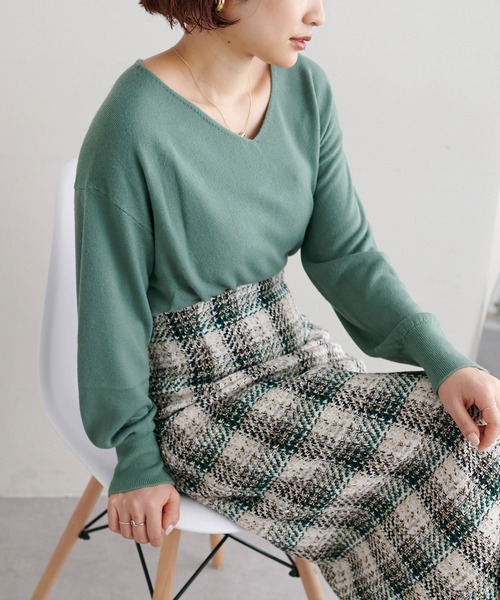natural couture(ナチュラルクチュール)の「プチプラカシミアタッチVネックニット(ニット/セーター・レディース・ベージュ/ピンク/グリーン/ブラック/オフホワイト・FREE)」の21枚目の写真