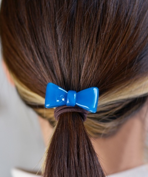Fun & Daily（ファンアンドデイリー）の「F&D : アクリルリボンヘアゴム（ヘアゴム・レディース・その他/ブルー/ホワイト/ブラウン・FREE）」の9枚目の写真