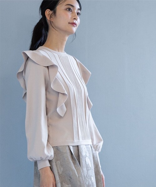 OPAQUE.CLIP(オペークドットクリップ)の「◆肩フリル変わり織りデザインニット(ニット/セーター・レディース・ナチュラル/グリーン系/ネイビー・38)」の5枚目の写真