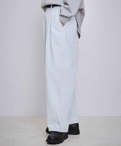 ADAM ET ROPE'（アダムエロペ）の「ブリーチ ワイド 3タック ワイドデニムパンツ/サステナブル（デニムパンツ・メンズ・ホワイト系その他4/ブラック・M/L/S）」の6枚目の写真