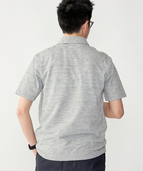 SHIPS（シップス）の「【WEB限定】SHIPS: 吸水速乾・UVケア Drymix（R）ワンポイントロゴ レギュラーカラー ポロシャツ（ポロシャツ・メンズ・ライトグレー/ネイビー/ブラック/ベージュ/ブルー/ダークグレー/ロイヤルブルー/ライトブルー/グレー・XX-LARGE/X-LARGE/LARGE/SMALL/MEDIUM）」の14枚目の写真