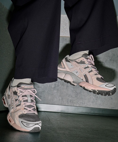 ASICS(アシックス)の「GEL-NIMBUS 9(スニーカー・メンズ・グレー・25.5/29/28.5/24/25/26/24.5/27.5/28/27/26.5/23.5)」の1枚目の写真