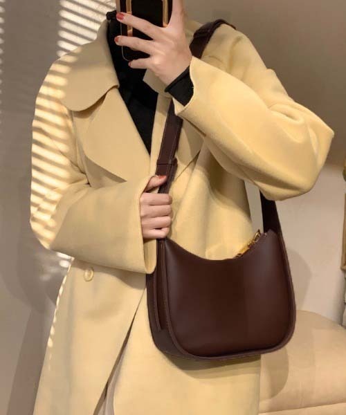 moment+（モーメントプラス）の「【累計販売枚数1万枚突破！】ワンハンドルハーフムーンハンドバッグ（ハンドバッグ・レディース・ブラック/ブラウン/アイボリー・FREE）」の17枚目の写真