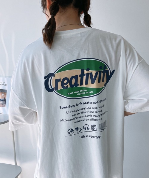 AS KNOW AS plus（アズノゥアズプラス）の「○楕円ロゴ刺繍 バックプリントビッグＴシャツ（Tシャツ/カットソー・レディース・オフホワイト/ライトブルー/オートミール/スミクロ/アイボリー系2/オレンジ/ホワイト系2/ブラック系2/ホワイト系3/アイボリー系3/ブラック系3/ブルー系3/ブラック系4/イエロー系4/アイボリー系4/ホワイト系4/ブルー系5/ブラック系5/アイボリー系5/ホワイト系5・FREE）」の2枚目の写真