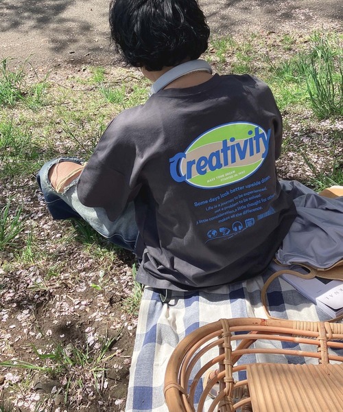 AS KNOW AS plus（アズノゥアズプラス）の「○楕円ロゴ刺繍 バックプリントビッグＴシャツ（Tシャツ/カットソー・レディース・オフホワイト/ライトブルー/オートミール/スミクロ/アイボリー系2/オレンジ/ホワイト系2/ブラック系2/ホワイト系3/アイボリー系3/ブラック系3/ブルー系3/ブラック系4/イエロー系4/アイボリー系4/ホワイト系4/ブルー系5/ブラック系5/アイボリー系5/ホワイト系5・FREE）」の7枚目の写真