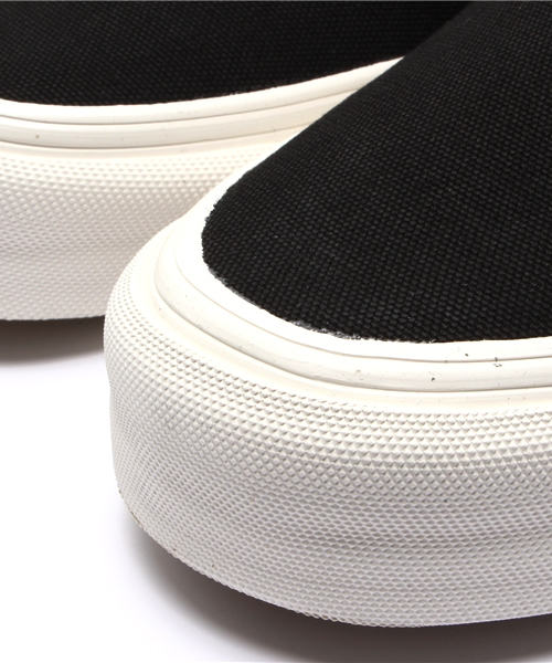 VANS(バンズ)の「【VANS 】バンズOG CLASSIC SLIP ON(その他シューズ・レディース・ブラック/ホワイト・23.5cm/24.5cm/24cm/23cm)」の6枚目の写真