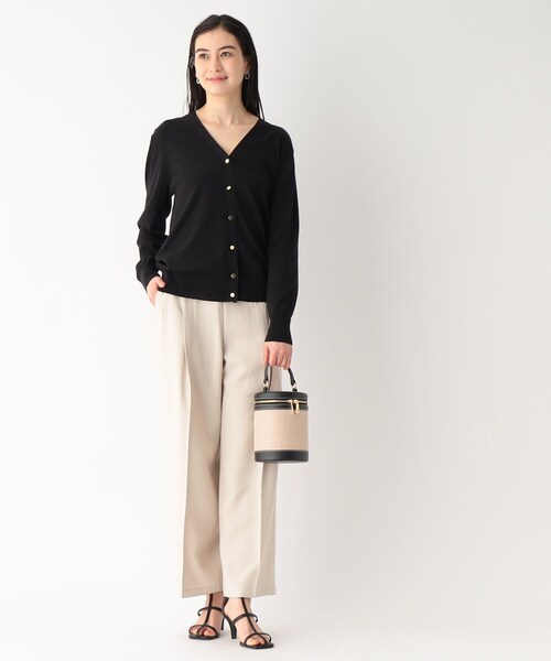 OPAQUE.CLIP（オペークドットクリップ）の「◆オーガニックコットン Vネックニットカーディガン【洗える/UVケア】（カーディガン/ボレロ・レディース・ライトブルー/ブラック/ホワイト系5/ピンク系・40/38）」の5枚目の写真