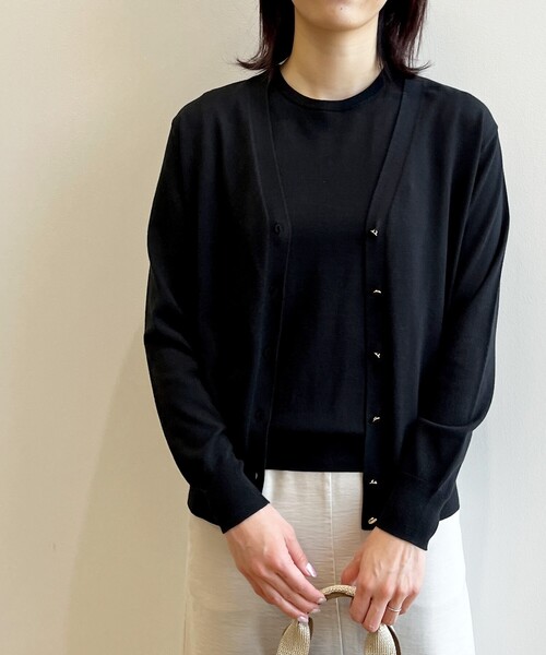 OPAQUE.CLIP（オペークドットクリップ）の「◆オーガニックコットン Vネックニットカーディガン【洗える/UVケア】（カーディガン/ボレロ・レディース・ライトブルー/ブラック/ホワイト系5/ピンク系・40/38）」の12枚目の写真