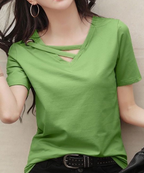 deux amour(ドゥーザムール)の「VネックアシメデザインハトメTシャツ(Tシャツ/カットソー・レディース・ホワイト/ブラック/グレー/イエロー/グリーン・FREE)」の17枚目の写真