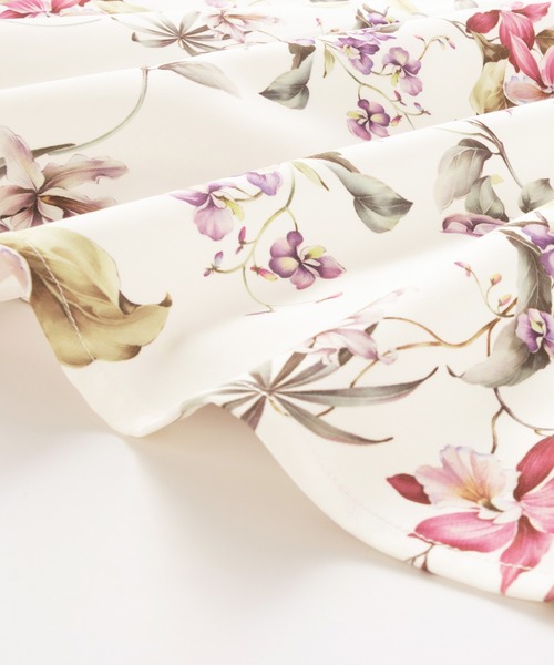 alotta（アロッタ）の「ミモレ丈花柄プリントスカート（スカート・レディース・ホワイト系その他/ネイビー系・M/L/LL/3L）」の14枚目の写真