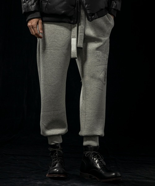 C DIEM（カルペディエム）の「C DIEM(カルペディエム)@Grossy Logo Super Strech PT（スウェットパンツ・メンズ・ブラック/グレー・S/M/L）」の5枚目の写真