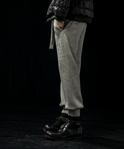 C DIEM（カルペディエム）の「C DIEM(カルペディエム)@Grossy Logo Super Strech PT（スウェットパンツ・メンズ・ブラック/グレー・S/M/L）」の6枚目の写真