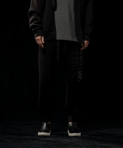 C DIEM（カルペディエム）の「C DIEM(カルペディエム)@Grossy Logo Super Strech PT（スウェットパンツ・メンズ・ブラック/グレー・S/M/L）」の9枚目の写真