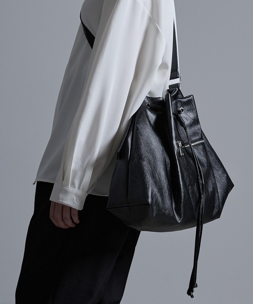 Loose/ルース（ルース）の「ドローコードビッグ巾着ショルダーバッグ（ショルダーバッグ・メンズ・グリーン/シルバーグレー/ブラック・FREE）」の6枚目の写真