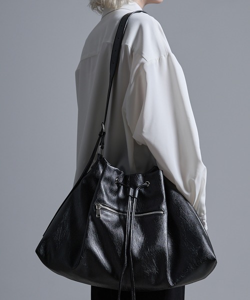 Loose/ルース（ルース）の「ドローコードビッグ巾着ショルダーバッグ（ショルダーバッグ・メンズ・グリーン/シルバーグレー/ブラック・FREE）」の7枚目の写真