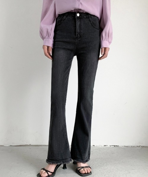 LADY LIKE(レディライク)の「裾フリンジフレアーデニム(デニムパンツ・レディース・サックスブルー/ブラック/ダークグレー・S/M/L)」の13枚目の写真