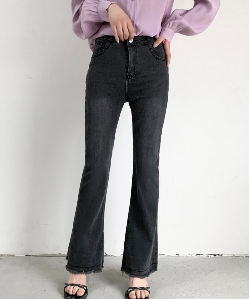 LADY LIKE(レディライク)の「裾フリンジフレアーデニム(デニムパンツ・レディース・サックスブルー/ブラック/ダークグレー・S/M/L)」の16枚目の写真