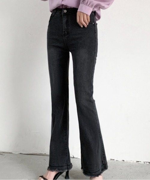 LADY LIKE(レディライク)の「裾フリンジフレアーデニム(デニムパンツ・レディース・サックスブルー/ブラック/ダークグレー・S/M/L)」の17枚目の写真