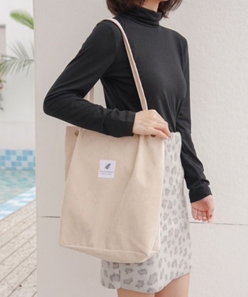 wears(ウェアーズ)の「【A4収納可能】コーデュロイトートバッグ(トートバッグ・レディース・ブラック/ブラウン/ベージュ・FREE)」の3枚目の写真