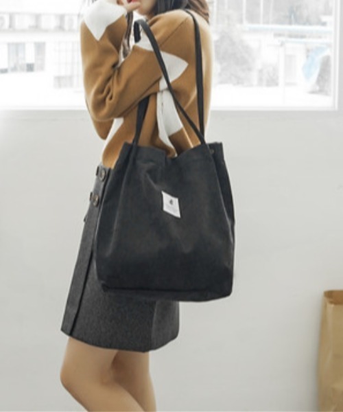 wears(ウェアーズ)の「【A4収納可能】コーデュロイトートバッグ(トートバッグ・レディース・ブラック/ブラウン/ベージュ・FREE)」の5枚目の写真