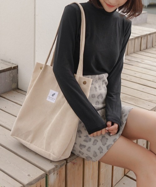 wears(ウェアーズ)の「【A4収納可能】コーデュロイトートバッグ(トートバッグ・レディース・ブラック/ブラウン/ベージュ・FREE)」の13枚目の写真