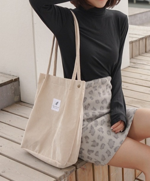 wears(ウェアーズ)の「【A4収納可能】コーデュロイトートバッグ(トートバッグ・レディース・ブラック/ブラウン/ベージュ・FREE)」の14枚目の写真