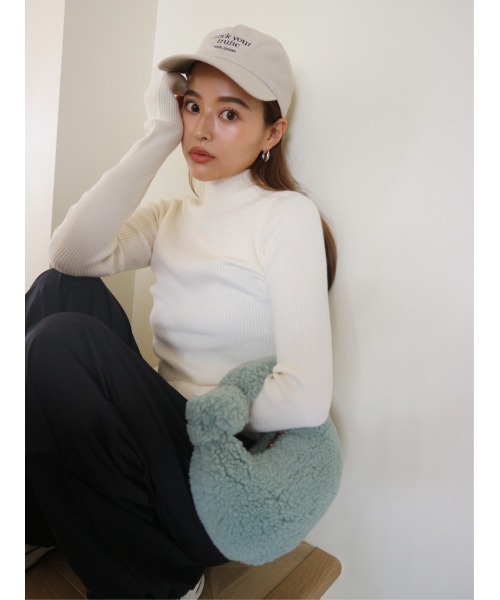 TRUNC（トランクエイティーエイト）の「MOKOMOKO Boa Round Bag（ハンドバッグ・レディース・ブラウン/ブラック/ミント・FREE）」の8枚目の写真