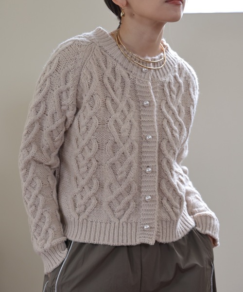 ULEULA（ウルア）の「柄編みニットカーディガン（カーディガン/ボレロ・レディース・アイボリー/ブラック/グレイッシュベージュ・FREE）」の3枚目の写真