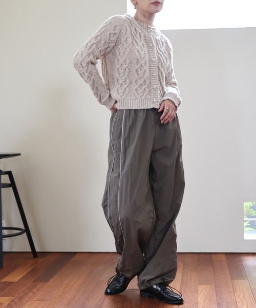 ULEULA（ウルア）の「柄編みニットカーディガン（カーディガン/ボレロ・レディース・アイボリー/ブラック/グレイッシュベージュ・FREE）」の12枚目の写真