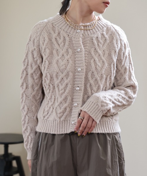 ULEULA（ウルア）の「柄編みニットカーディガン（カーディガン/ボレロ・レディース・アイボリー/ブラック/グレイッシュベージュ・FREE）」の11枚目の写真