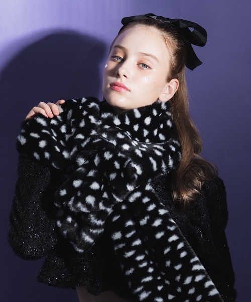 lilLilly（リルリリー）の「リボンファーマフラー（マフラー・レディース・ホワイト/ベージュ/ブラック・SMALL）」の6枚目の写真