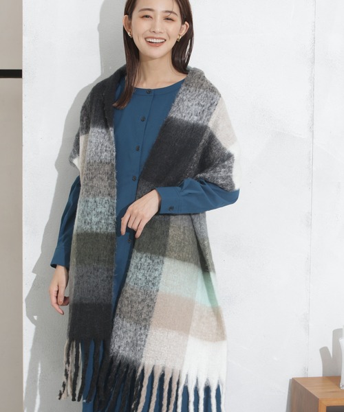 NANO universe（ナノユニバース）の「WEB限定/シャギーチェック太フリンジボリュームマフラー（マフラー・レディース・サックスブルー/イエロー/レッド/グリーン・FREE）」の2枚目の写真