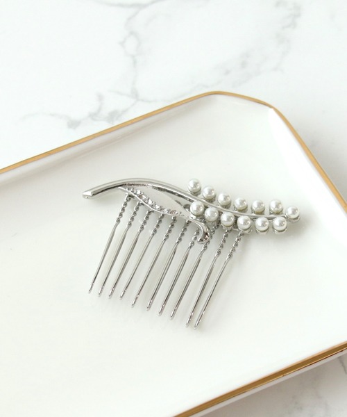 Three Four Time（ｽﾘｰﾌｫｰﾀｲﾑ）の「スズランパールコーム【結婚式/パーティ/フォーマル/デイリー】（バレッタ/ヘアクリップ・レディース・ゴールド/シルバー・FREE）」の2枚目の写真