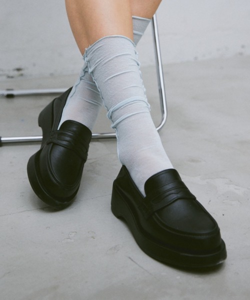 un/neu（アンノイ）の「トラックソールボリュームローファー / 厚底ローファー（ローファー・レディース・ブラック/シルバー・M/L/S）」の14枚目の写真