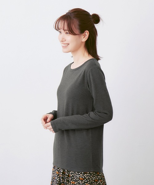 Viola e Viola(ヴィオラエヴィオラ)の「もっちり裏起毛トップス クルーネック(Tシャツ/カットソー・レディース・ホワイト/チャコール/グリーン/ブラック・LL/3L/M/L)」の14枚目の写真