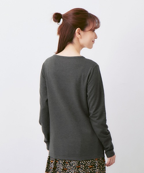Viola e Viola(ヴィオラエヴィオラ)の「もっちり裏起毛トップス クルーネック(Tシャツ/カットソー・レディース・ホワイト/チャコール/グリーン/ブラック・LL/3L/M/L)」の7枚目の写真