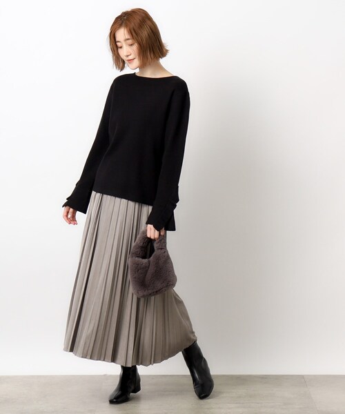 OPAQUE.CLIP（オペークドットクリップ）の「◆≪S-LLsize≫ 袖口フリル ボートネックニット【洗濯機洗い可】（ニット/セーター・レディース・ライトベージュ/レッド系1/グレー/ブラック・40/36/38/42）」の5枚目の写真