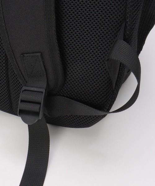 ikka（イッカ）の「撥水デイリーバックパック（バックパック/リュック・メンズ・ブラック/オリーブ・FREE）」の7枚目の写真