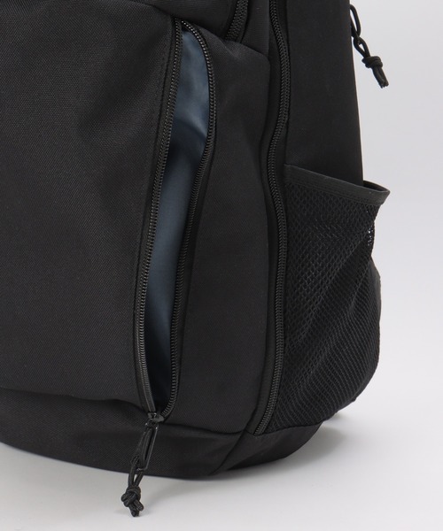 ikka（イッカ）の「撥水デイリーバックパック（バックパック/リュック・メンズ・ブラック/オリーブ・FREE）」の8枚目の写真