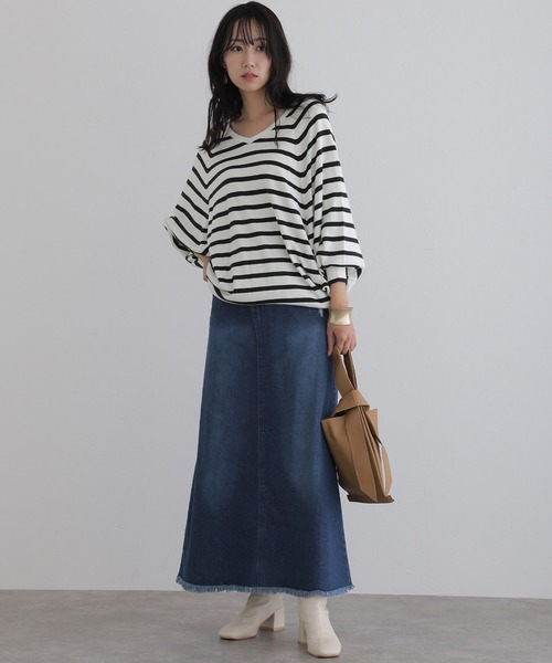 ElegChic(エレグシック)の「Vネックボーダードルマンニット(ニット/セーター・レディース・ブラック系/ホワイト系/レッド系/ベージュ系/ネイビー系・4L/M/XL)」の6枚目の写真
