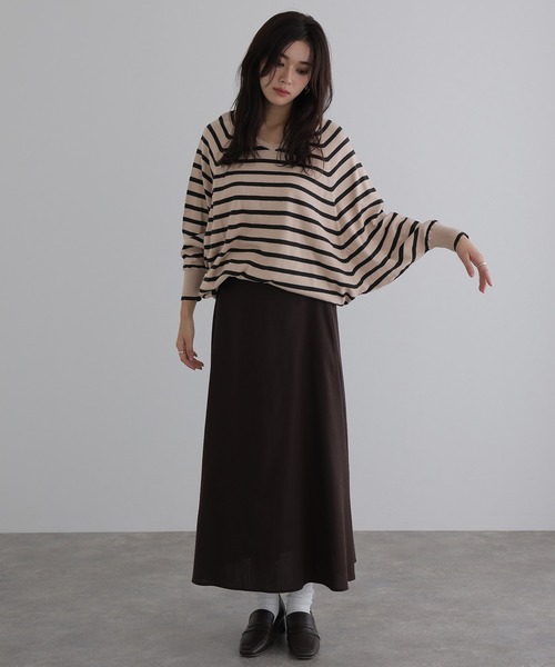 ElegChic(エレグシック)の「Vネックボーダードルマンニット(ニット/セーター・レディース・ブラック系/ホワイト系/レッド系/ベージュ系/ネイビー系・4L/M/XL)」の14枚目の写真