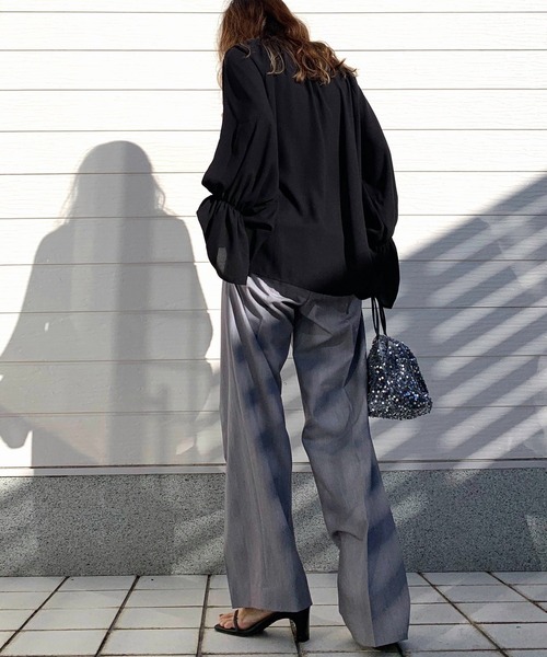 Q（キュー）の「ストレッチストレートパンツ（スラックス・レディース・ライトグレー/チャコールグレー・MEDIUM）」の11枚目の写真